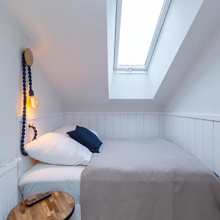 Brunnenstrasse, App 3